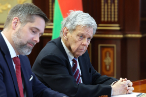 «Выливал водку на пол, пока он не видел». Представитель Трампа рассказал неизвестные детали встречи с Лукашенко